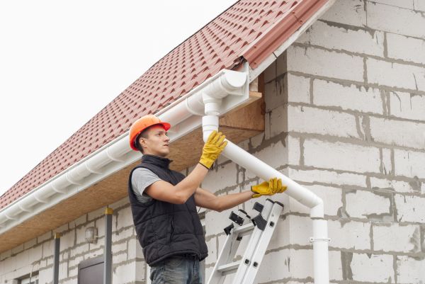 Cost of Gutter Downspout Unclogging in Coeur D Alene
